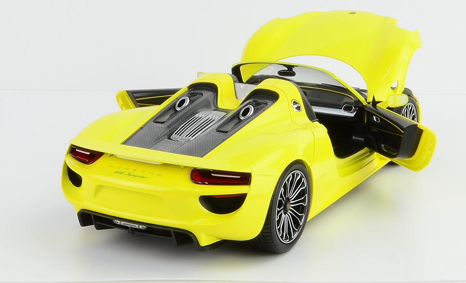 110062434 Porsche918 Sypder 2013 Yellow