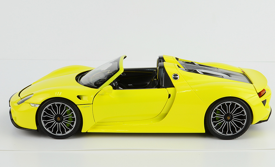 110062434 Porsche918 Sypder 2013 Yellow