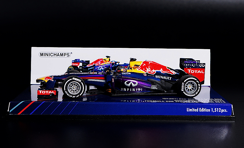 410130901 S.Vettel-2013 Infiniti Red Racing RB9