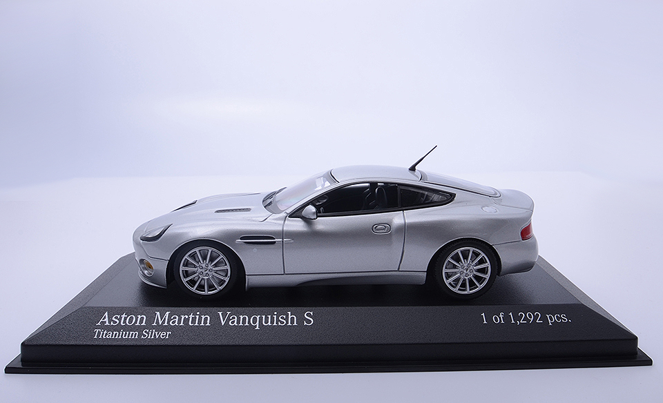 Aston martin Vanquish S 2004 Silver