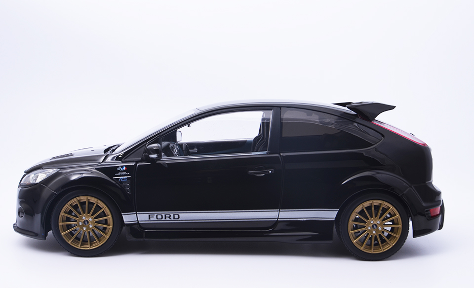 Ford Focus RS 2010 Le Mans Classic Edition Black 1966 Ford MK. Ⅱ Tribute