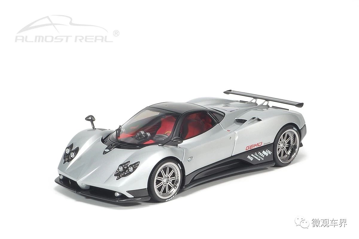 Pagani Zonda F - 2005 - Grigio Mercurio 1/18 中文：帕加尼 Zonda F 2005年日內(nèi)瓦車(chē)展發(fā)布款 1/18 顏色：銀色車(chē)身配發(fā)布款水貼，紅色內(nèi)飾