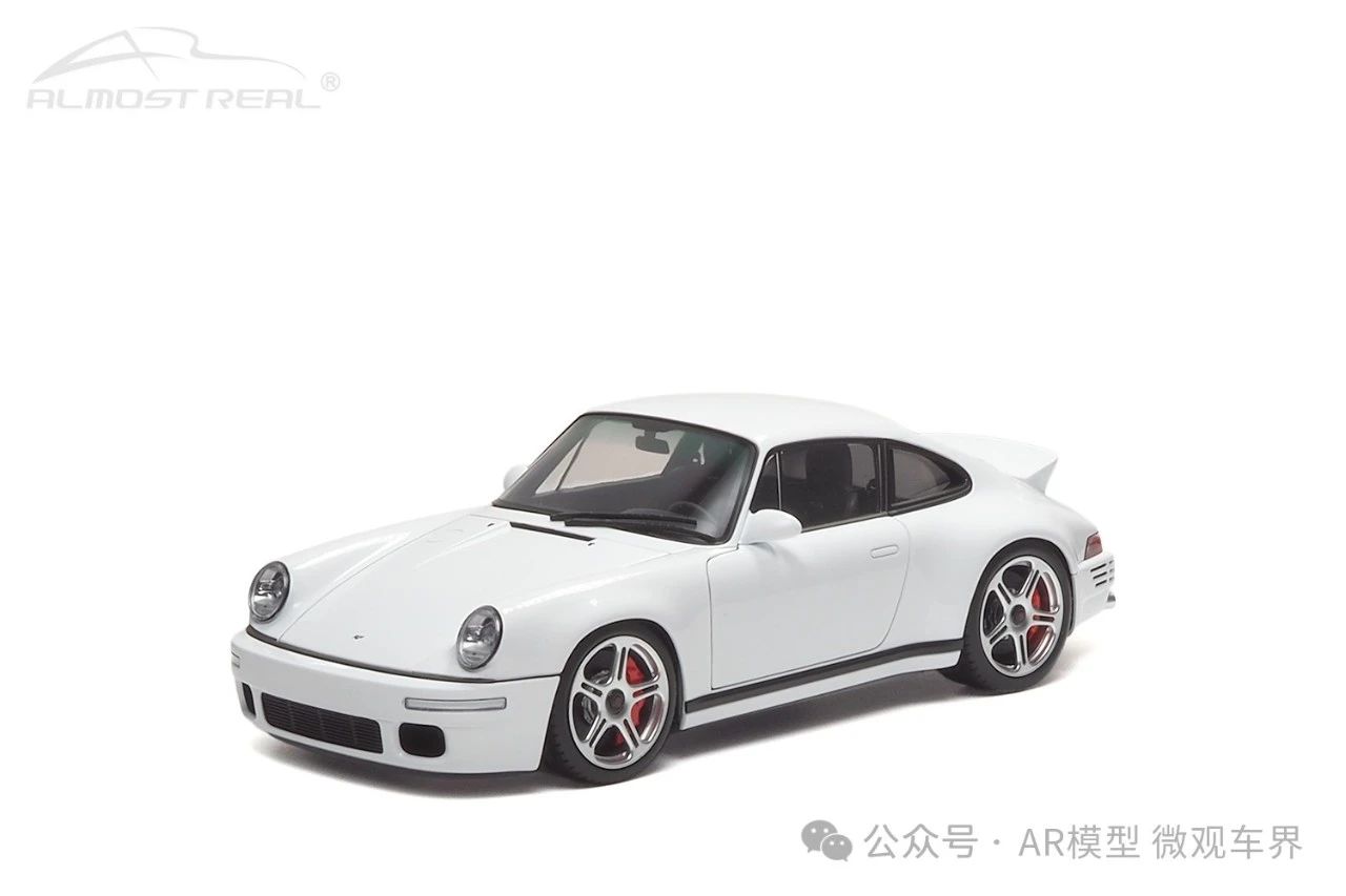 RUF CTR Anniversary - 2017 - Bavarian Sky Blue 1/18 中文：RUF CTR 周年版 2017款 天空藍(lán) 1/18 顏色：藍(lán)色車身，棕色筒狀賽車座椅 比例：1/18 主要特征：經(jīng)典鯨尾，寬體車身