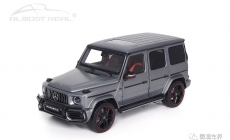 Mercedes-AMG G 63 - 2019 - Designo Platinum Magno 1/18  中文：梅賽德斯-AMG G 63 2019款 亞光鉑金灰 1/18  顏色：亞光灰車身，AMG車身拉花  比例：1/18  主要特征：AMG外觀，分色內(nèi)飾，分色運動輪轂，前置防撞桿，四門仿真鉸鏈，后門仿真鉸鏈配液