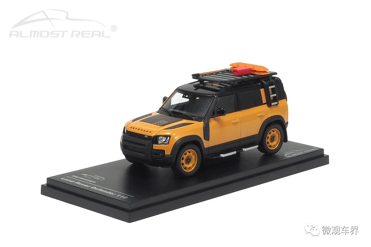 Land Rover Defender 110 - 2020 - Camel Trophy Edition 1/43 中文：路虎衛(wèi)士110 2020款 駱駝杯致敬版 1/43 顏色：黃色，致敬駱駝杯涂裝 比例：1/43 主要特征：A形保護(hù)罩，拖拽尾鉤，儲物箱，行李架，車頂梯