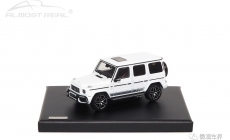 Mercedes-AMG G 63 - 2019 - White 1/43 中文：梅賽德斯-AMG G 63 2019款 白色 1/43 顏色：白色車身，AMG車身拉花 比例：1/43 主要特征：AMG升級外觀，分色運動輪轂，前置防撞桿，前輪轉(zhuǎn)向