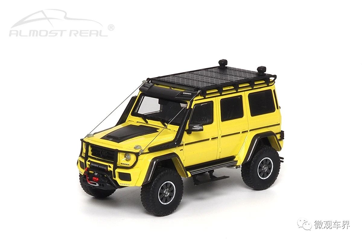 Brabus 550 Adventure Mercedes-Benz G-Class 4×42 - 2017 - Electric Beam Yellow 1/43 中文：博速550探險(xiǎn)版 2017款 黃色 1/43 顏色：黃色車身，黑色內(nèi)飾，配碳纖維裝飾 比例：1/43 主要特征：博速探險(xiǎn)版套件，行李架，越野輪胎，備胎架，仿真線纜絞盤，前輪轉(zhuǎn)向