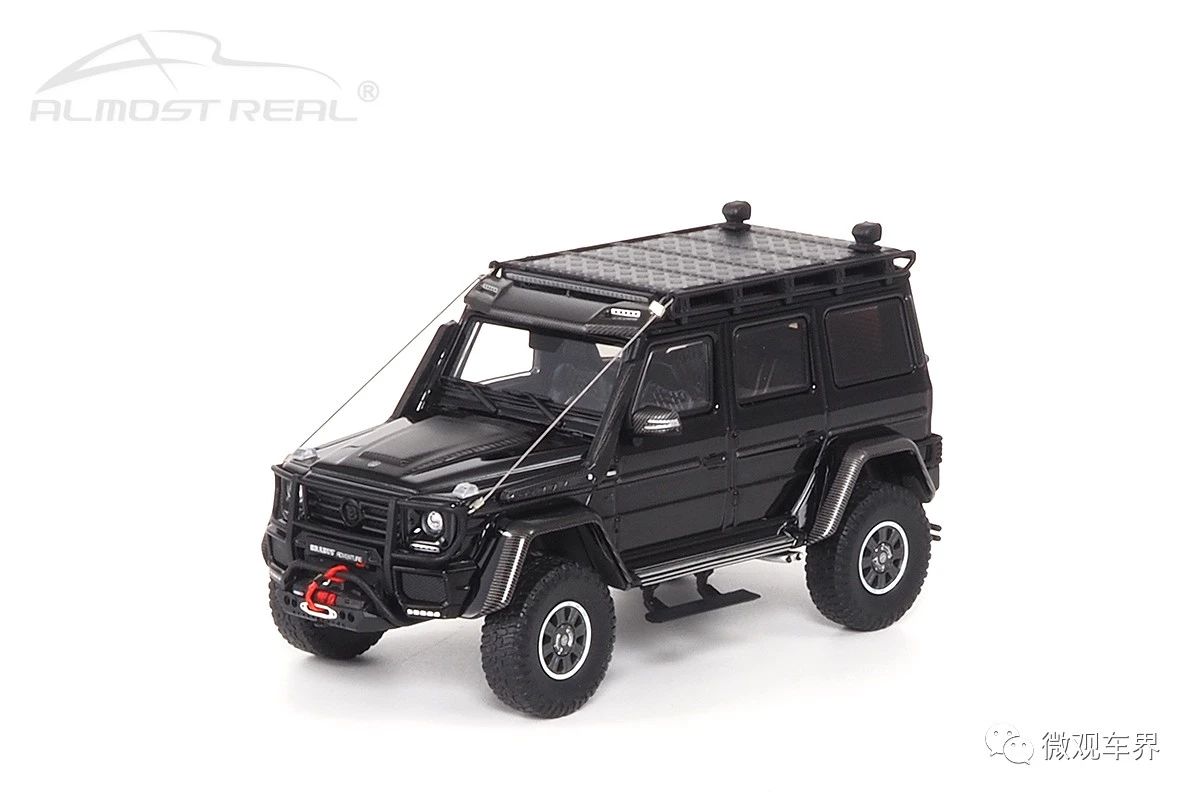 Brabus 550 Adventure Mercedes-Benz G-Class 4×42 - 2017 - Electric Beam Yellow 1/43 中文：博速550探險版 2017款 黃色 1/43 顏色：黃色車身，黑色內(nèi)飾，配碳纖維裝飾 比例：1/43 主要特征：博速探險版套件，行李架，越野輪胎，備胎架，仿真線纜絞盤，前輪轉(zhuǎn)向