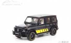 Mercedes-AMG G 63 - 2020 - Cigarette Edition 1/18 中文：梅賽德斯-AMG G 63 2020年 Cigarette Edition 黑色 1/18 顏色：黑色車身，AMG車身拉花，米色內(nèi)飾 比例：1/18 主要特征：AMG升級外觀，米色深藍內(nèi)飾，五條雙幅運動輪轂，前置防撞桿，四門仿真鉸鏈，后門仿真鉸鏈配液壓桿