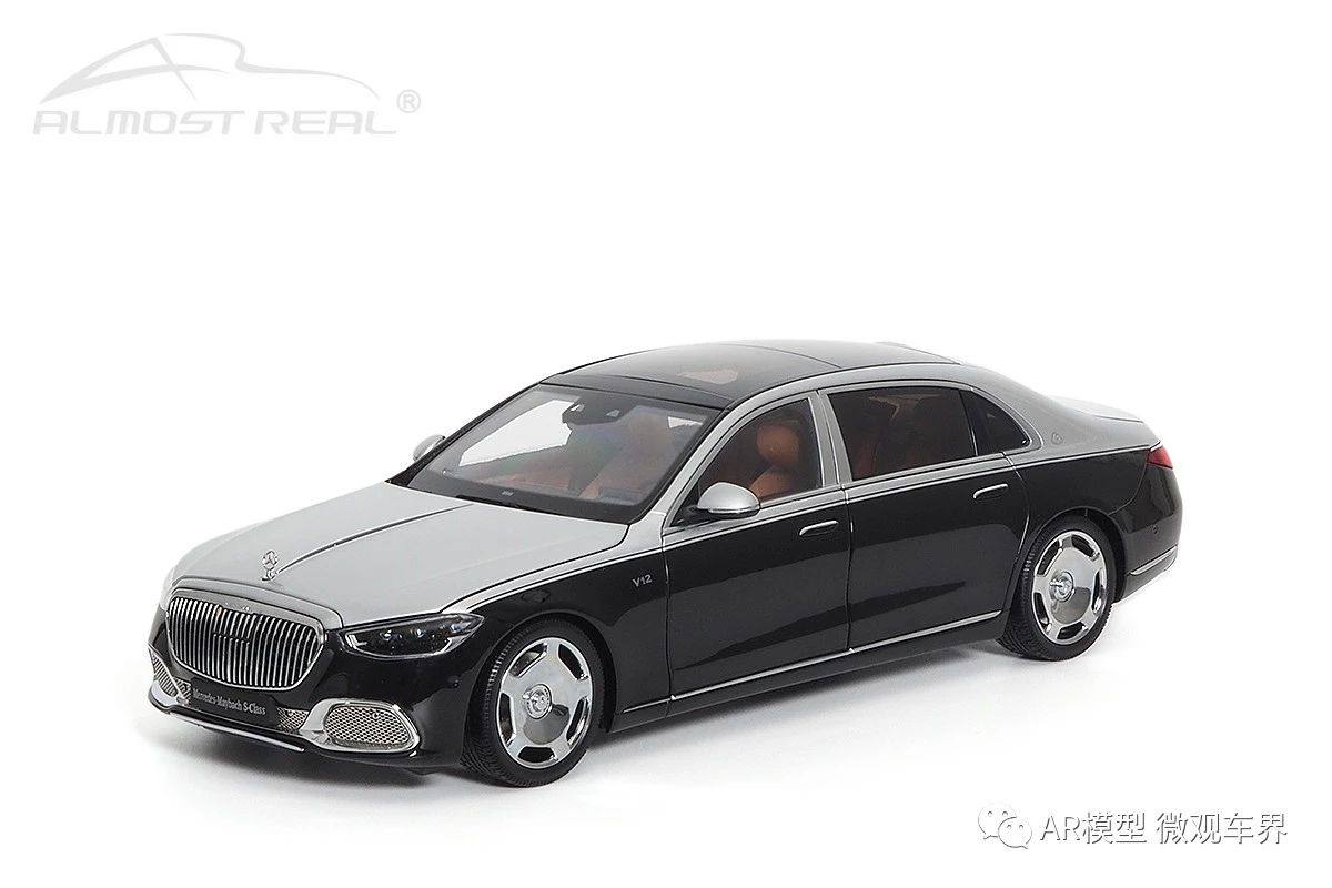 Mercedes-Maybach S-Class - Hightech Silver/Obsidian Black 1/18